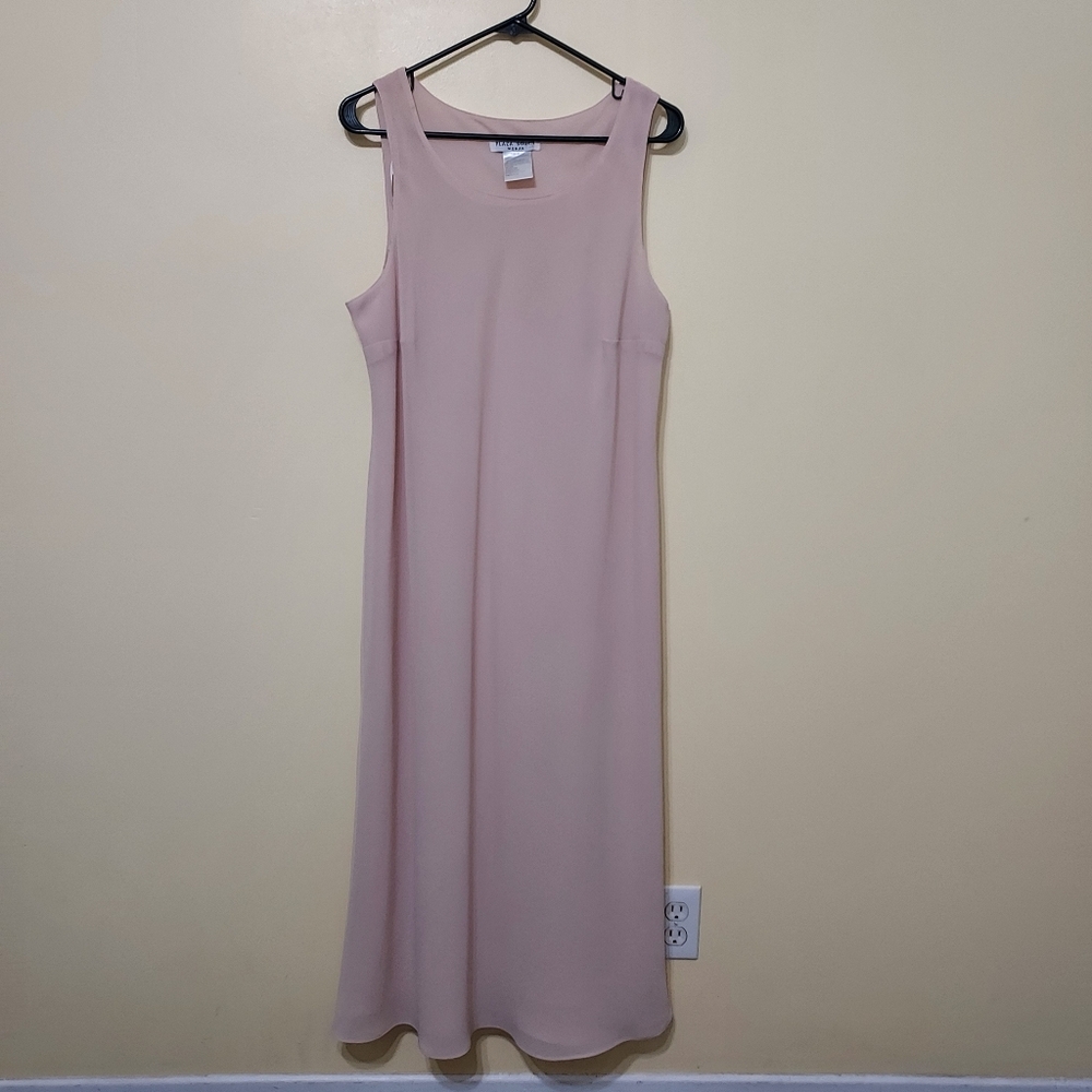 Plaza South Woman Cream formal dress 14W Minamalist Classy Timeless